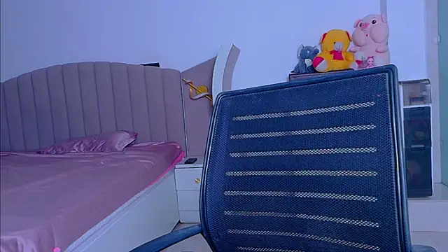 Snapshot of Aashika-Kaur chatting on 11-29-25, 06:02 Aashika-Kaur online show from 11-29-25, 06:02