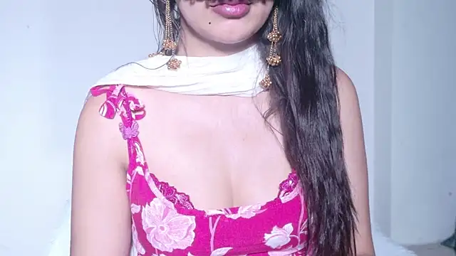 Snapshot of Aashika-Kaur chatting on 07-05-26, 04:41 Aashika-Kaur online show from 07-05-26, 04:41