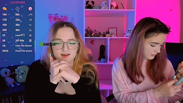 liana kisses online show from 09-27-25, 07:20