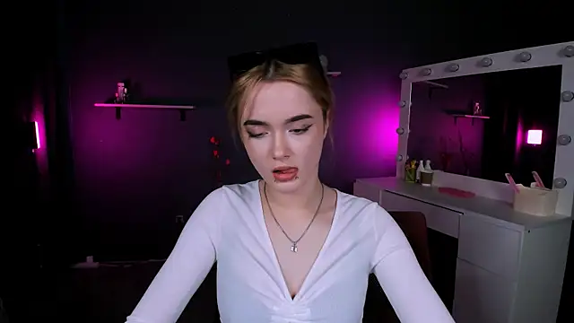 liana kisses online show from 03-08-25, 11:18