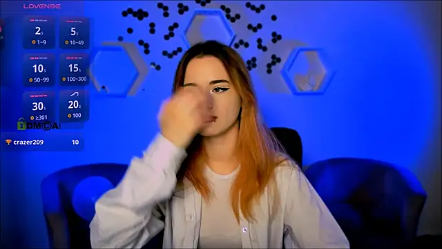 liana kisses online show from 11-19-25, 08:42