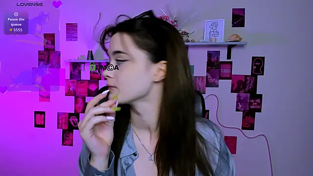 liana kisses online show from 04-04-26, 07:42