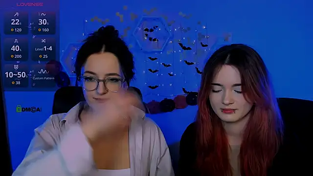 liana kisses online show from 10-30-25, 07:55