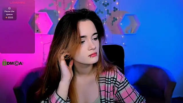 liana kisses online show from 11-15-25, 08:13