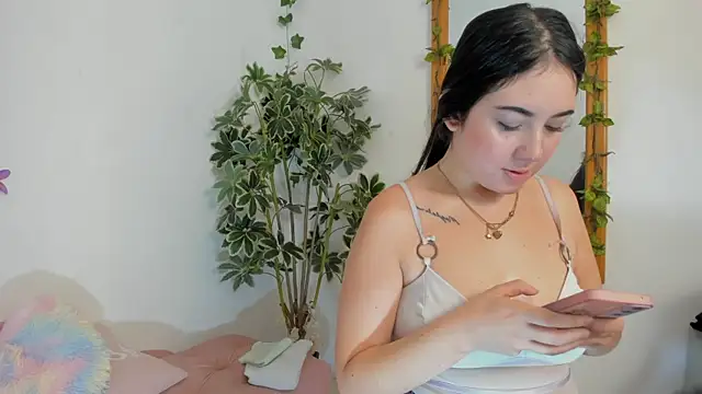 Snapshot of BarbaraKnox_ chatting on 07-02-26, 06:14 BarbaraKnox online show from 07-02-26, 06:14