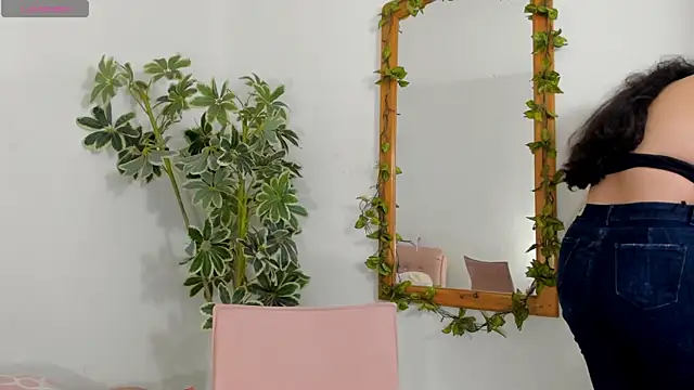 BarbaraKnox  online show from 12-15-25, 12:27