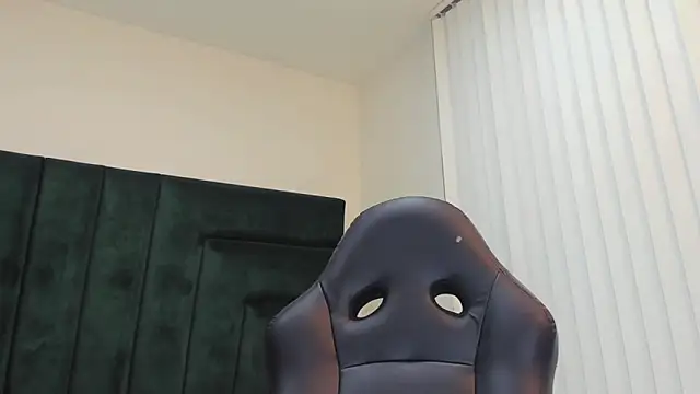 BarbaraKnox  online show from 11-10-25, 12:04