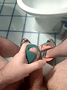 Snapshot of Durovoglioso2 chatting on 03-20-25, 06:19 Durovoglioso2 online show from 03-20-25, 06:19