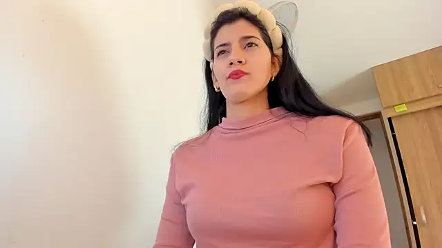 Snapshot of misstoya chatting on 02-05-25, 04:16 misstoya online show from 02-05-25, 04:16
