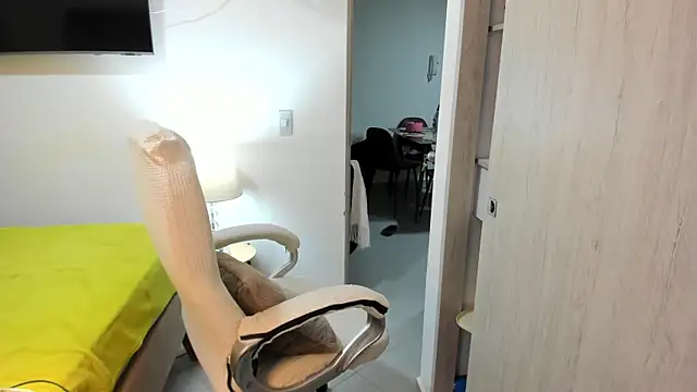 misstoya online show from 10-31-25, 01:35