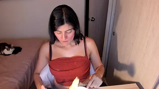 Snapshot of misstoya chatting on 07-05-26, 02:05 misstoya online show from 07-05-26, 02:05