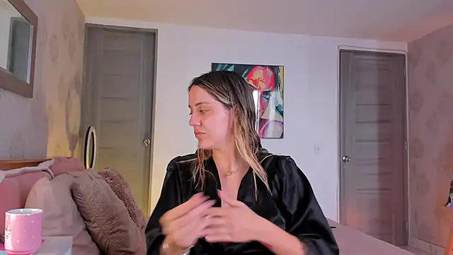 martinaaricci online show from 12-12-24, 02:44