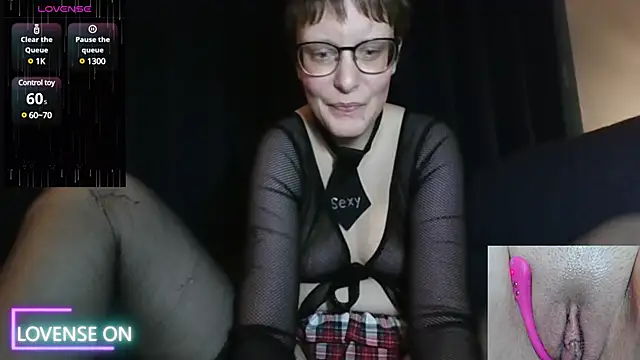 PernillaGirl online show from 12-10-24, 07:11