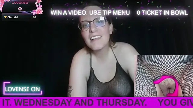 PernillaGirl online show from 09-17-25, 06:21