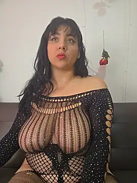 Snapshot of bigboobsrose1 chatting on 06-16-26, 04:18 bigboobsrose1 online show from 06-16-26, 04:18