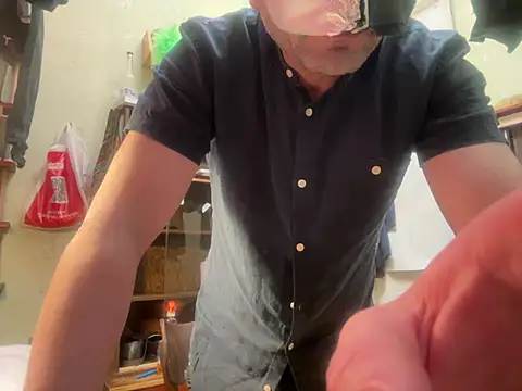 Snapshot of Ariel_Ari chatting on 02-25-25, 01:30 Ariel Ari online show from 02-25-25, 01:30