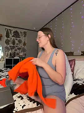 Sweetdee222x online show from 10-31-25, 10:05