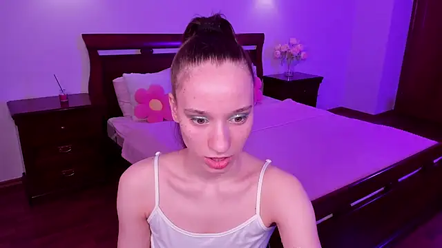 StaceySunny online show from 04-12-26, 05:05