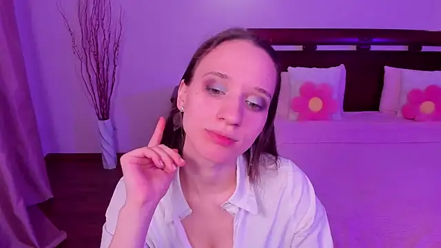 StaceySunny online show from 04-10-26, 05:31