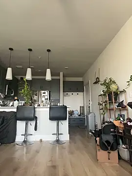 Snapshot of goldbuni chatting on 10-21-25, 01:43 goldbuni online show from 10-21-25, 01:43