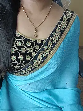 Snapshot of Adwithaa chatting on 06-01-26, 05:18 Adwithaa online show from 06-01-26, 05:18