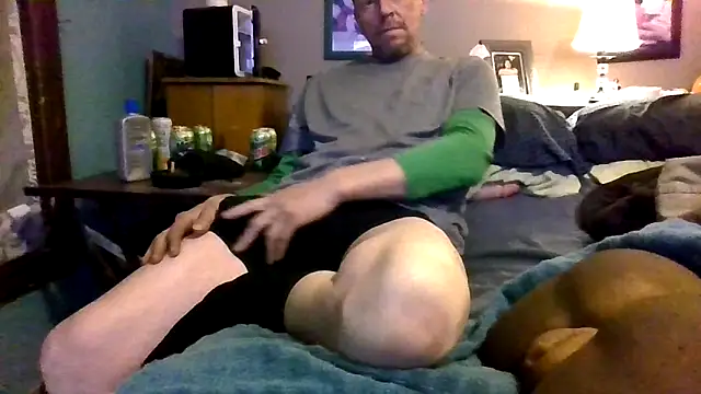 Snapshot of Bigloggz chatting on 03-24-26, 10:48 Bigloggz online show from 03-24-26, 10:48