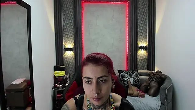 selene red  online show from 03-18-25, 01:44