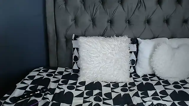 LOYAL SASHA online show from 11-14-25, 05:05