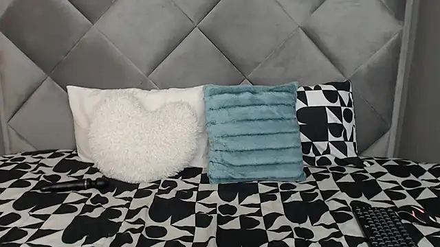 LOYAL SASHA online show from 03-18-25, 05:55