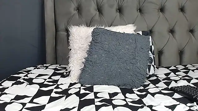 LOYAL SASHA online show from 10-12-25, 11:11