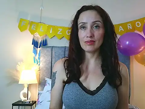 IberianMoonMK online show from 02-04-26, 05:41