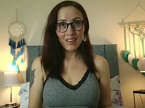 Snapshot of IberianMoonMK chatting on 04-17-26, 05:49 IberianMoonMK online show from 04-17-26, 05:49