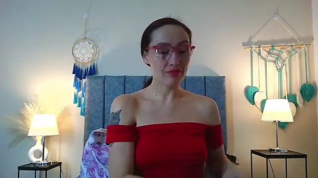 IberianMoonMK online show from 02-12-26, 05:34