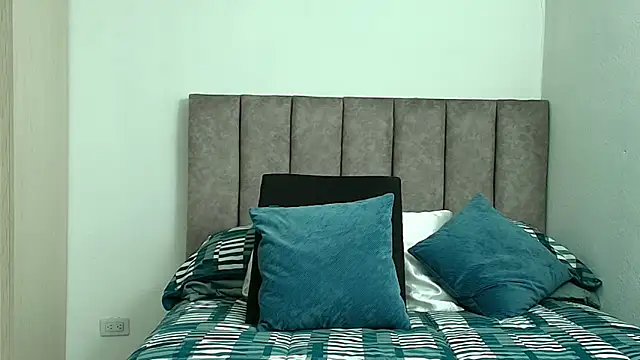 karina lewis  online show from 03-13-26, 04:17