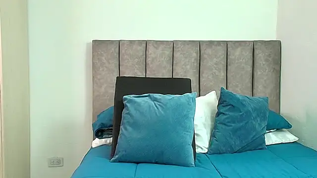 karina lewis  online show from 04-08-26, 05:42