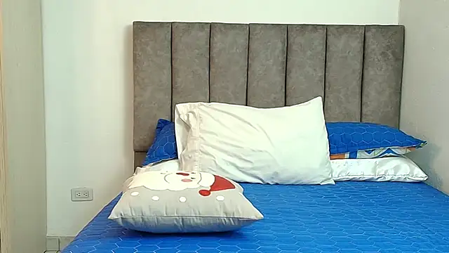 karina lewis  online show from 12-16-25, 04:06