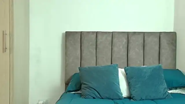 karina lewis  online show from 06-05-26, 05:12