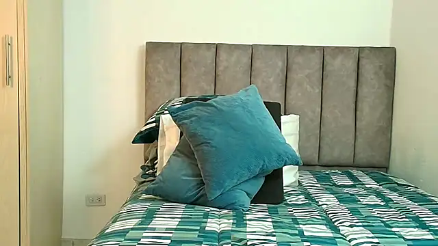 karina lewis  online show from 03-06-26, 03:45