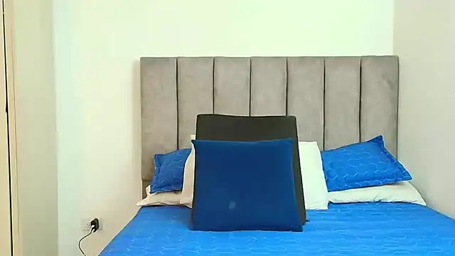 Snapshot of karina_lewis_ chatting on 09-10-25, 04:11 karina lewis online show from 09-10-25, 04:11