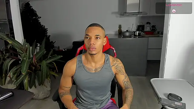 Snapshot of TROYWESLY- chatting on 01-18-26, 10:29 TROYWESLY- online show from 01-18-26, 10:29