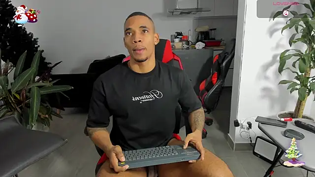 TROYWESLY- online show from 12-21-25, 09:48