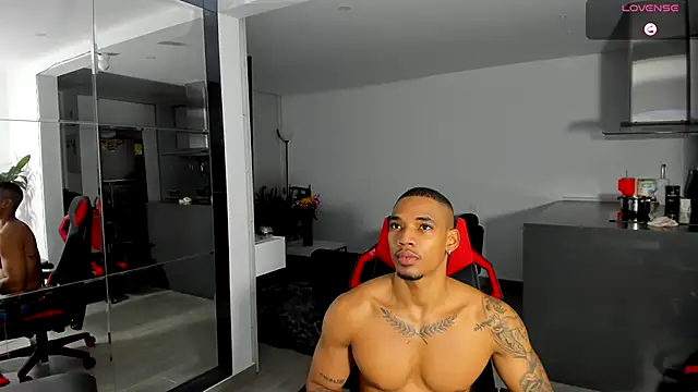 Snapshot of TROYWESLY- chatting on 10-20-25, 04:58 TROYWESLY- online show from 10-20-25, 04:58