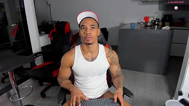 Snapshot of TROYWESLY- chatting on 10-21-25, 02:33 TROYWESLY- online show from 10-21-25, 02:33