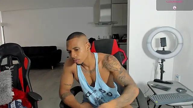 Snapshot of TROYWESLY- chatting on 07-11-26, 10:10 TROYWESLY- online show from 07-11-26, 10:10