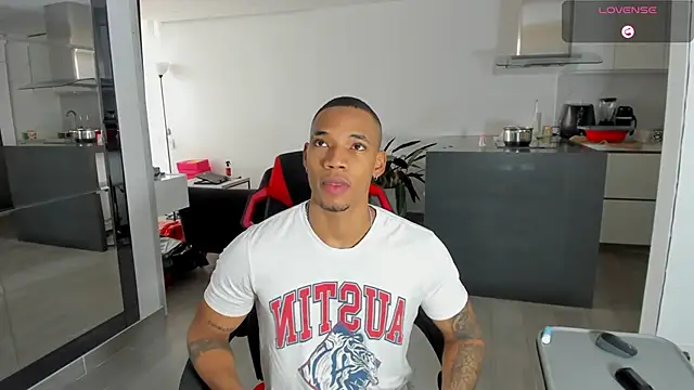 Snapshot of TROYWESLY- chatting on 02-08-26, 07:00 TROYWESLY- online show from 02-08-26, 07:00