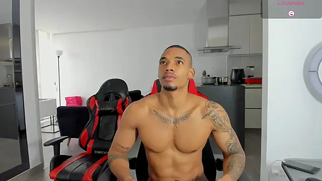 Snapshot of TROYWESLY- chatting on 05-05-26, 03:26 TROYWESLY- online show from 05-05-26, 03:26