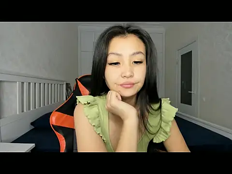 Missykitty01 online show from 10-28-25, 12:44