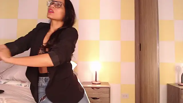 Roussmariehenao online show from 05-11-26, 11:11