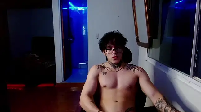 Snapshot of bigryuk0 chatting on 02-11-25, 10:47 bigryuk0 online show from 02-11-25, 10:47
