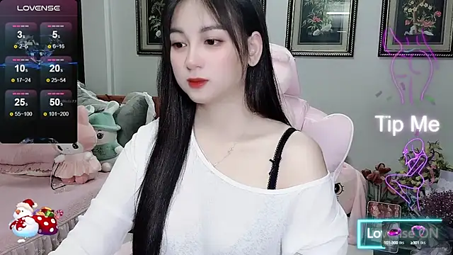 Snapshot of _Nana_20 chatting on 10-14-25, 05:02 Nana 20 online show from 10-14-25, 05:02